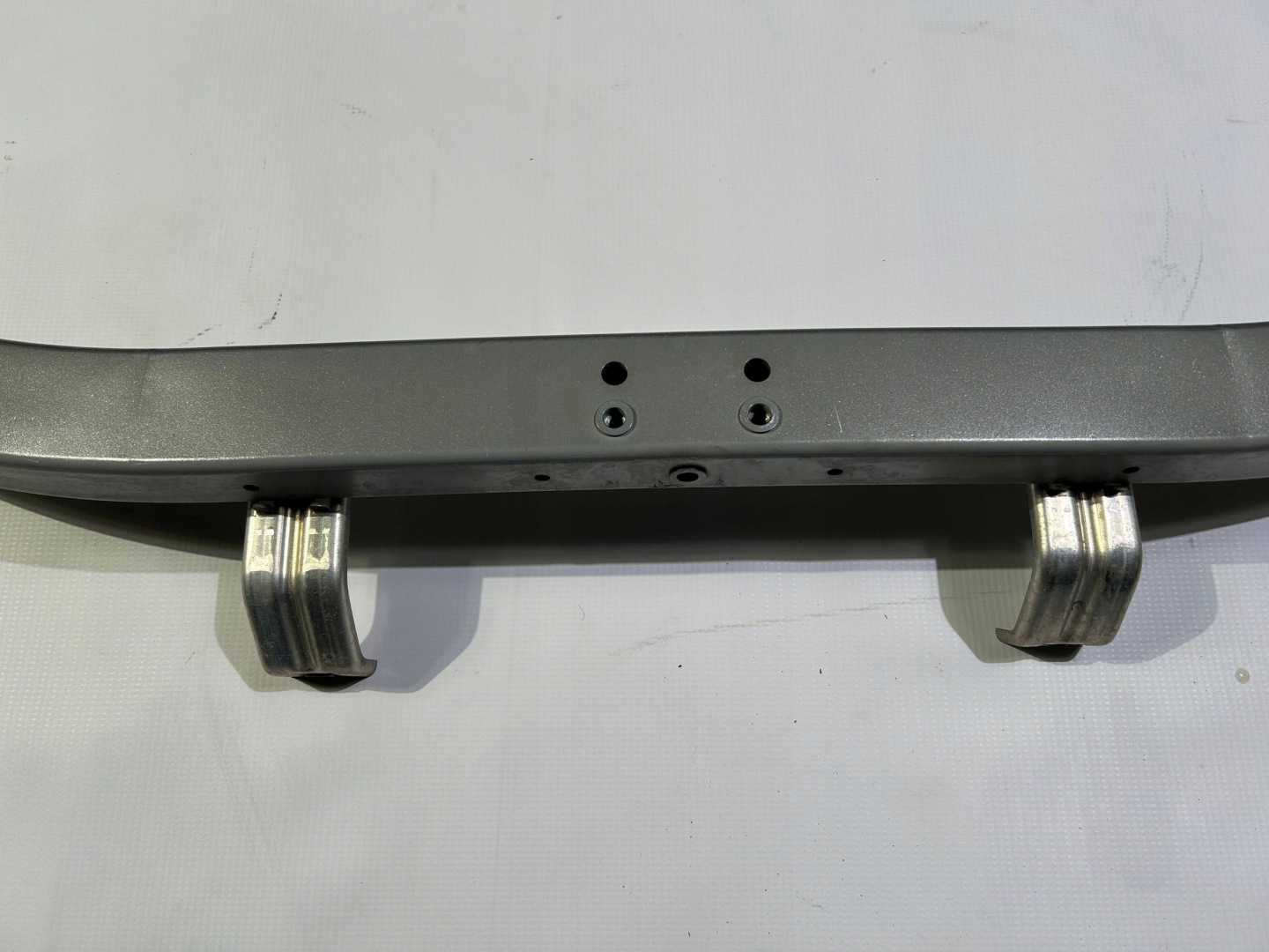 sider pillar console supports front of the front Maserati GranTurismo 2008
