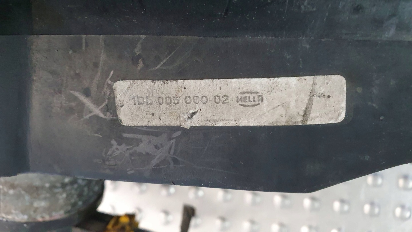 světlo předek pravá BMW 5 E32 E34 86