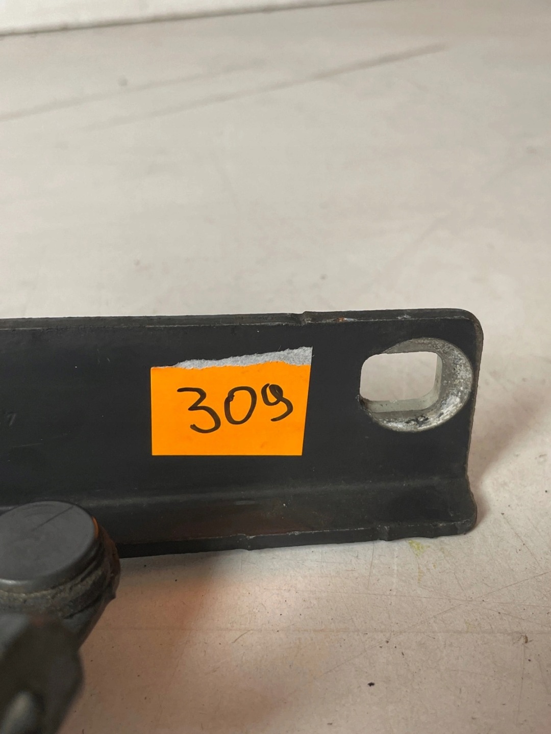hinge bonnets front front left Volkswagen Passat B7