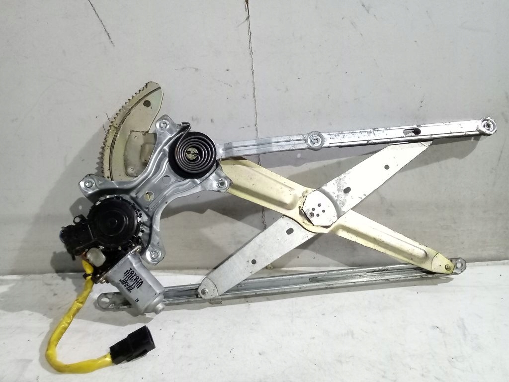Toyota Previa II 2 window regulator left front elektr 85720-44030