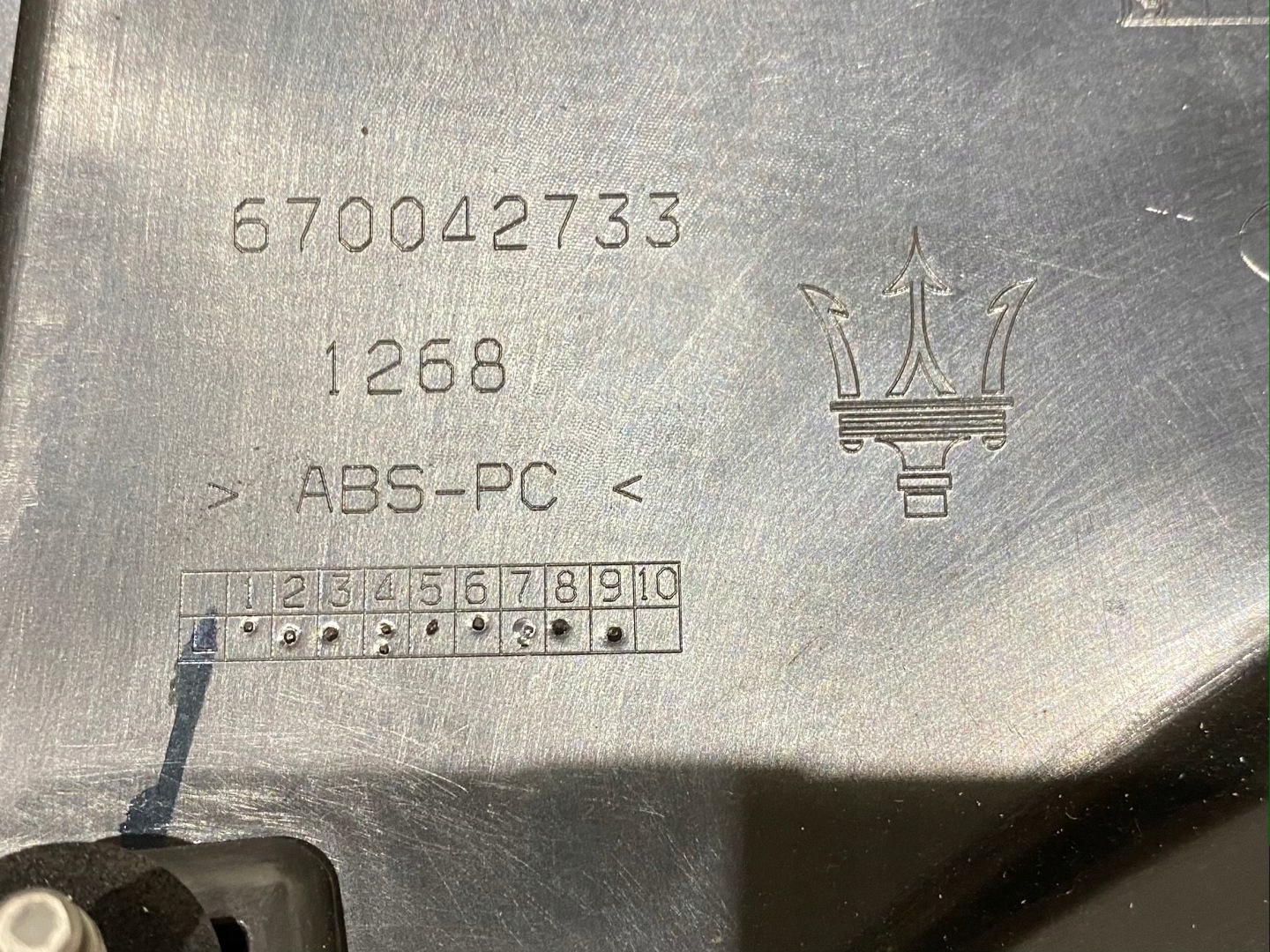 MASERATI LEVANTE cover cap spoiler 670042733