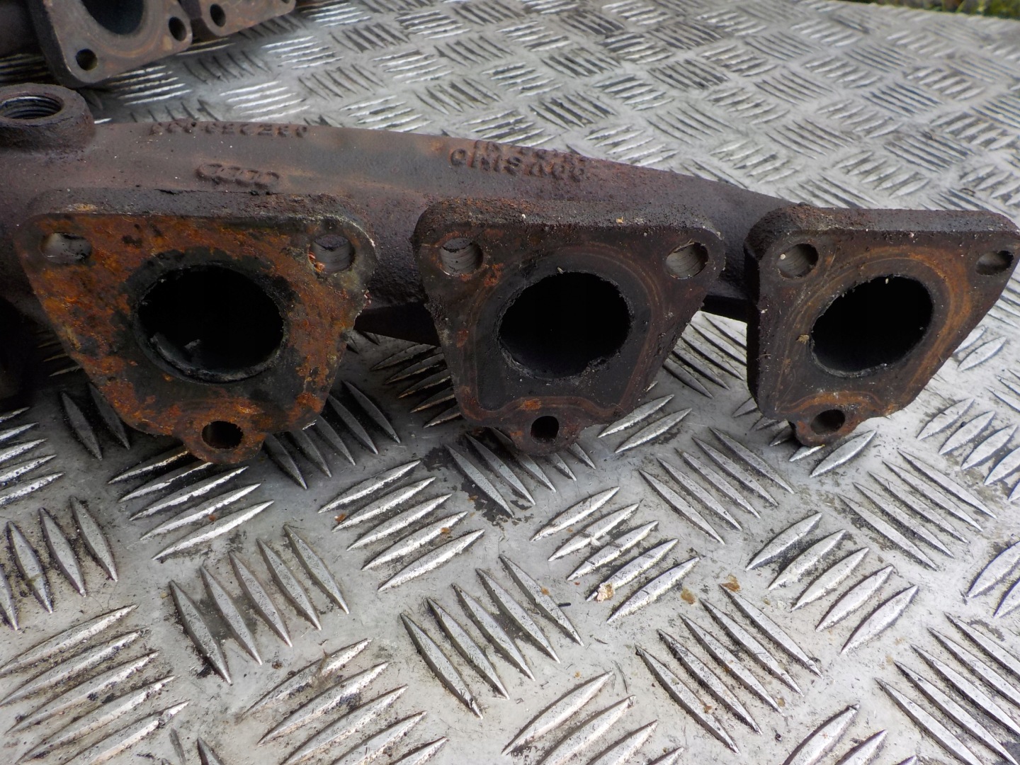 AUDI A6 C6 exhaust manifold 2.4 left right