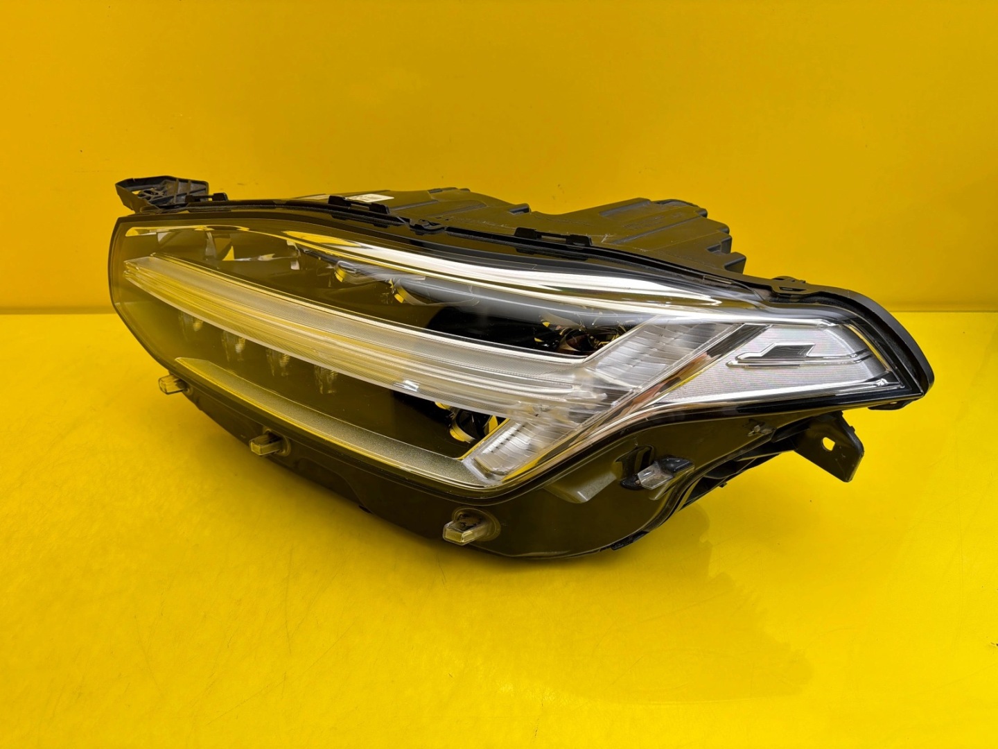 light left front Volvo XC90 II Lift Mid Led 32228694
