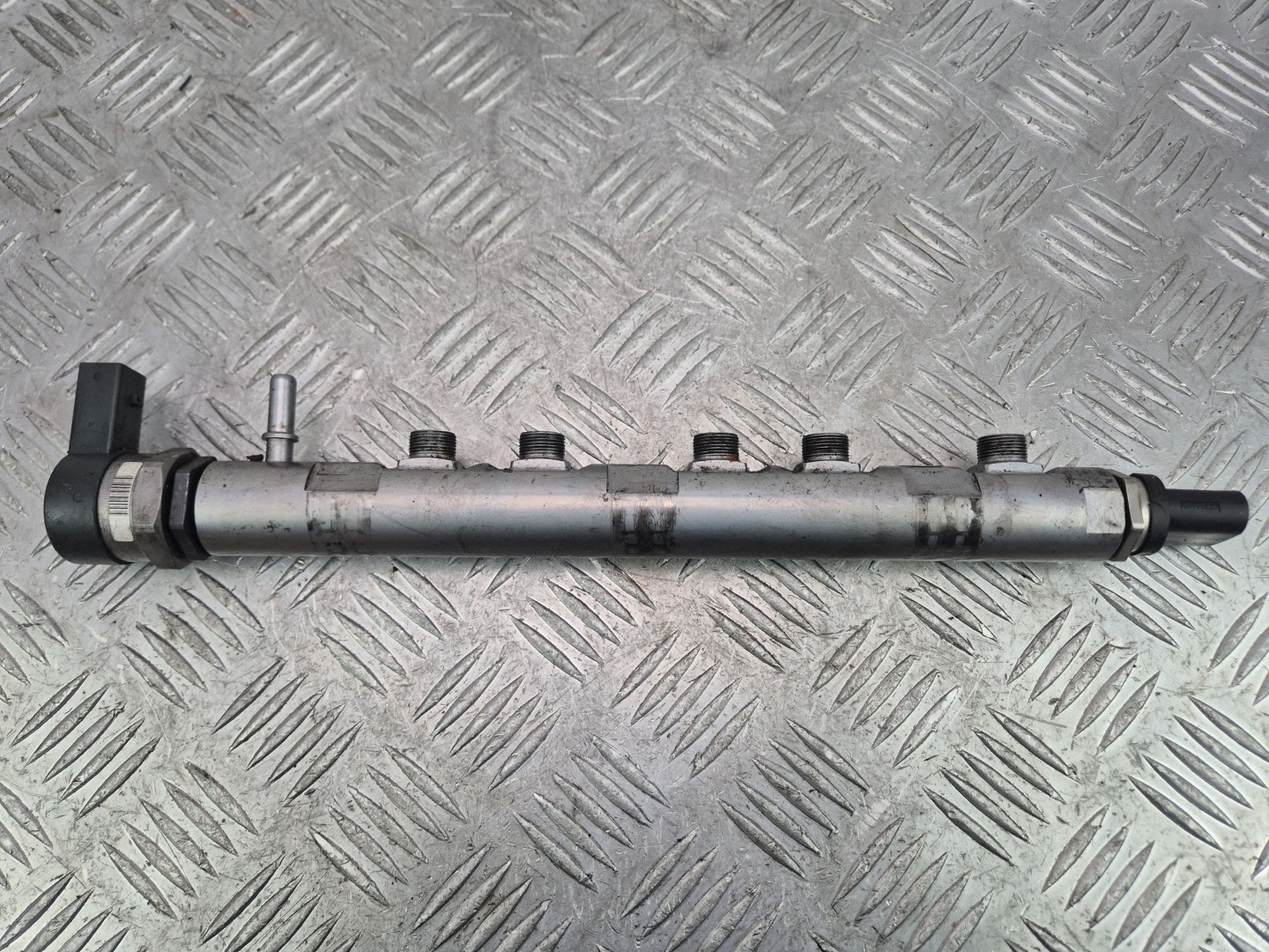 BMW 3 E90 E91 320d canalisation carburant 7801656 N47D20A