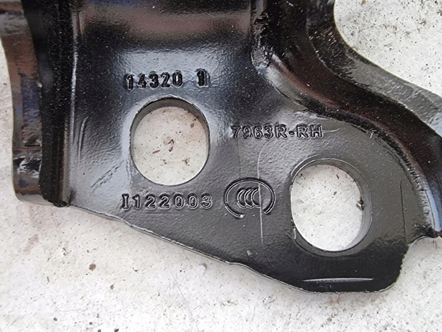 RENAULT CAPTUR II 23- scharniere Tür rechts heck 7963R4105R