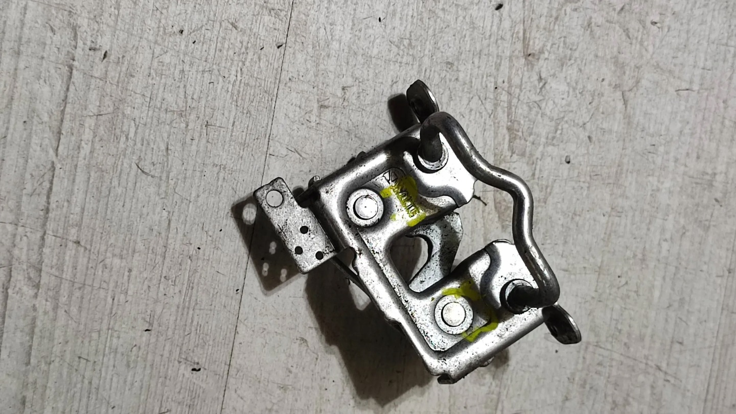 BMW X3 F25 15r 2.0d bonnet latch lock