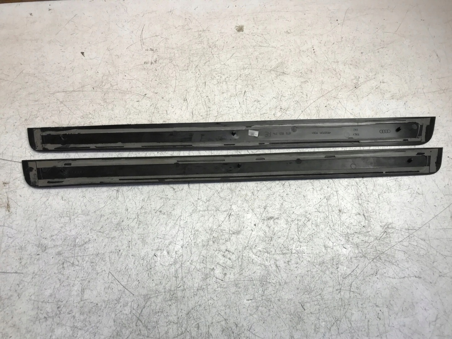 mouldings threshold AUDI A5 LIFT COUPE S-LINE 8T0853373