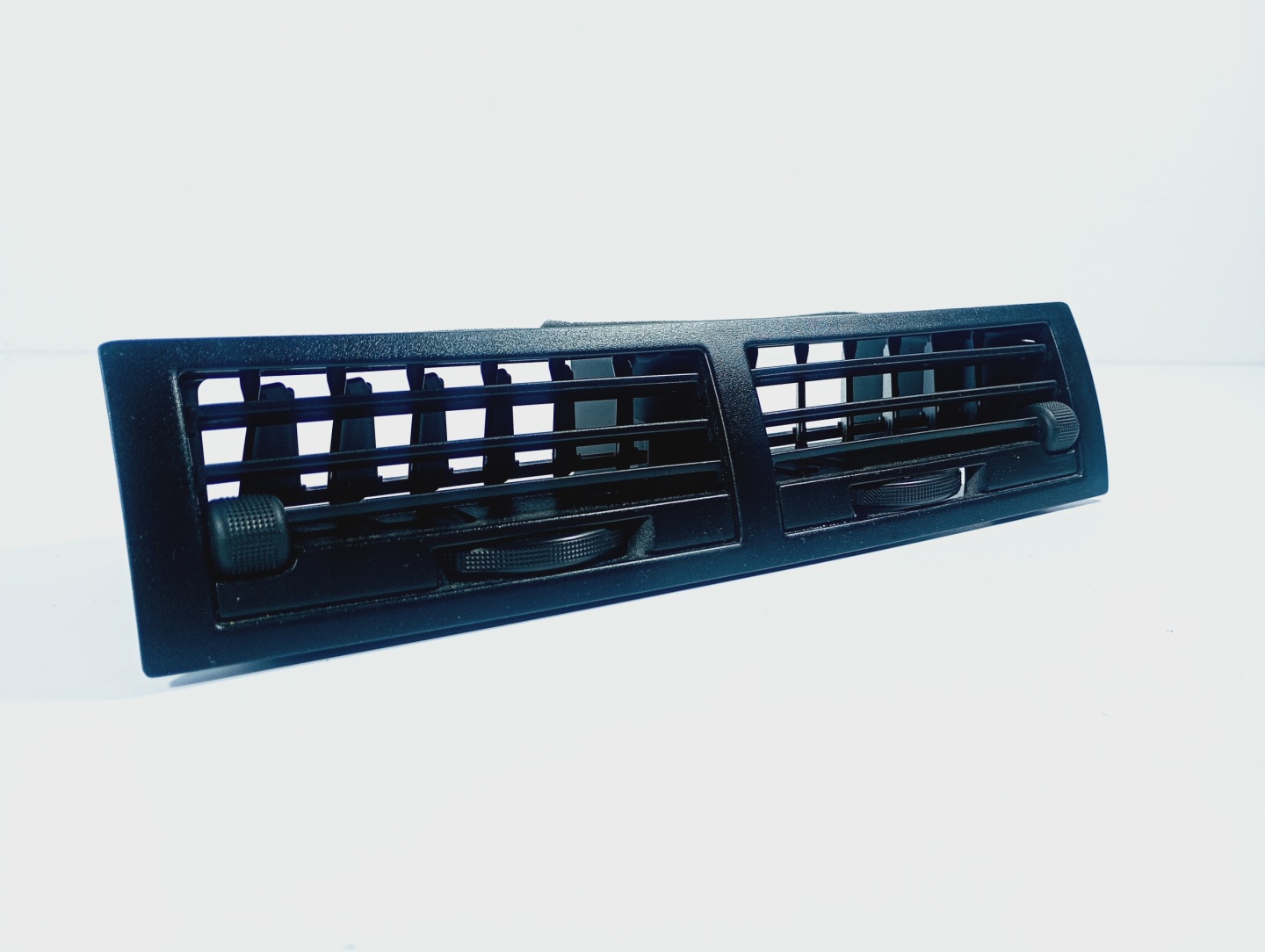 air vents air middle Mazda II 2 II gen 03-07