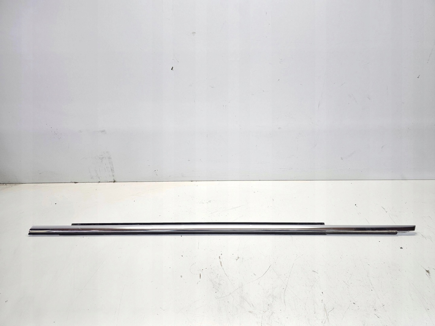 moulding CHROM door AUDI A4 B8 left front 8K0853283H