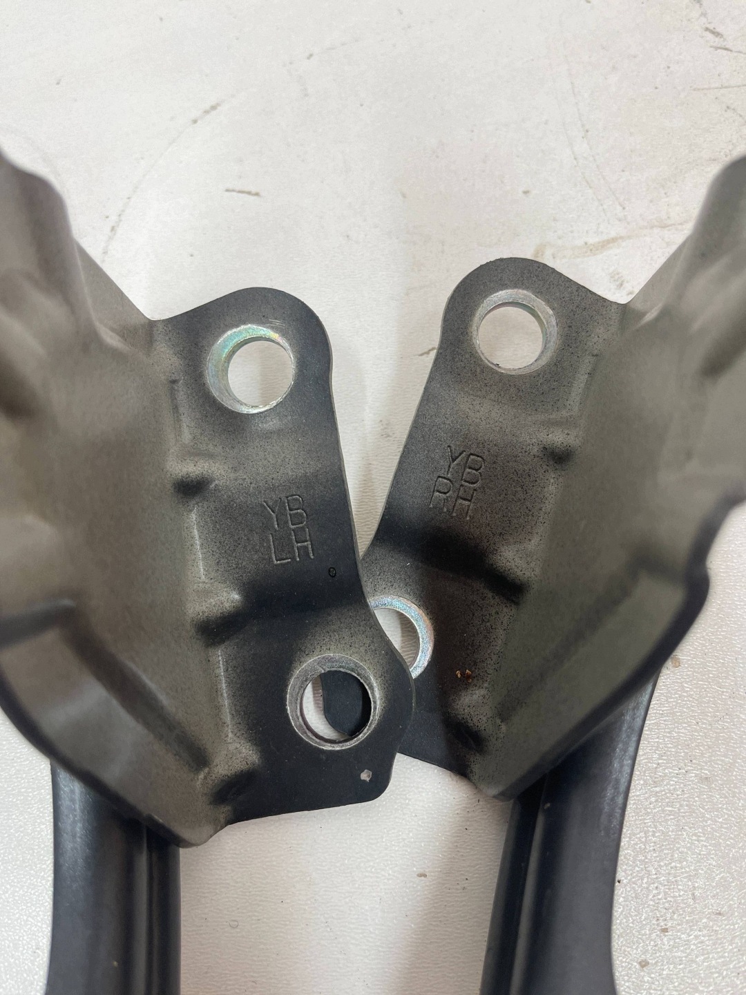 bonnet hinges right left KOMPLET KIA RIO IV 4 17- PRG