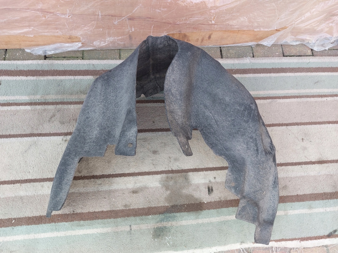 mudguard left rear part Ford Ecosport 14r