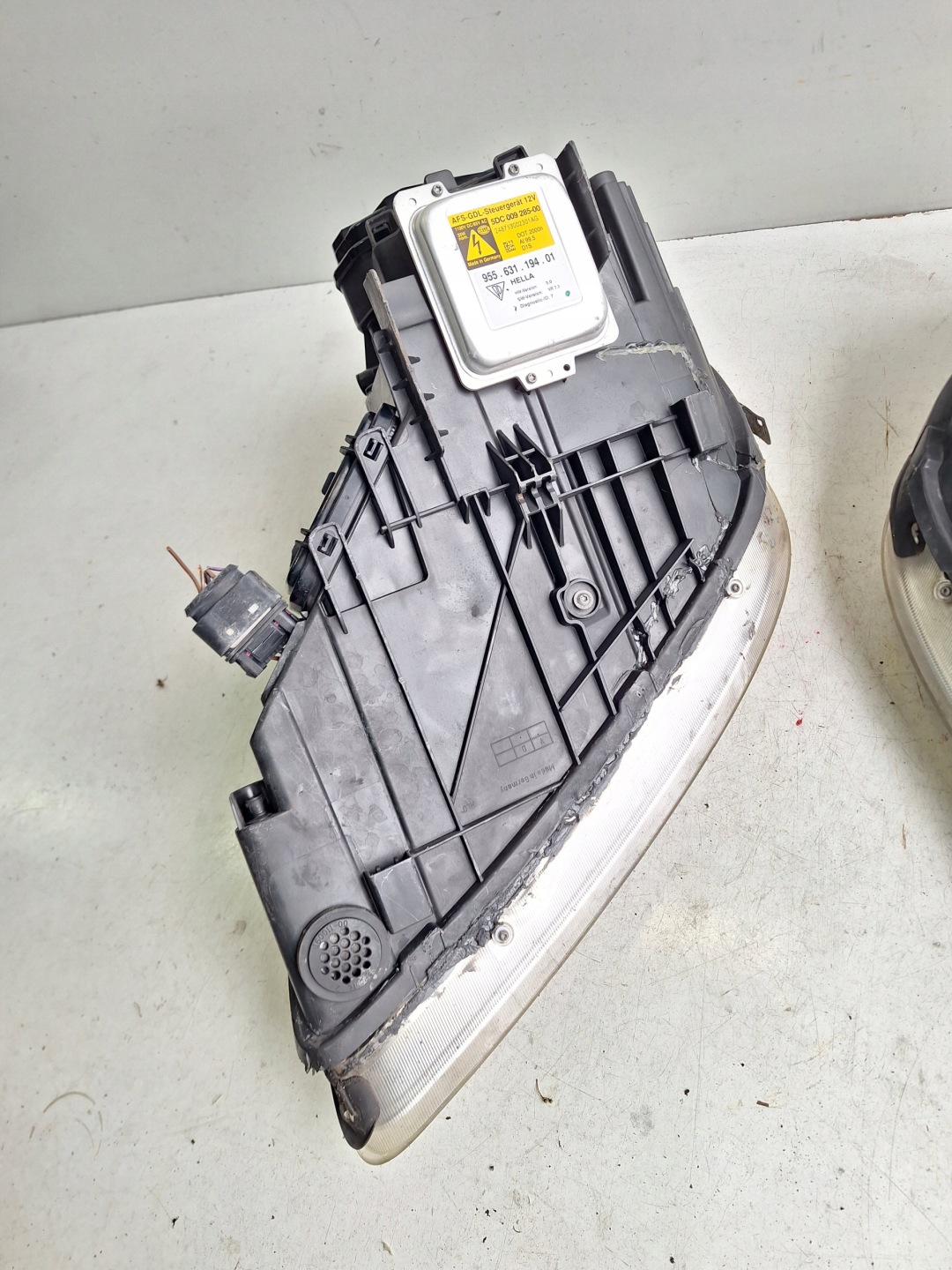 PORSCHE CAYENNE and 7L LIFT 07-10 light left XENON UK