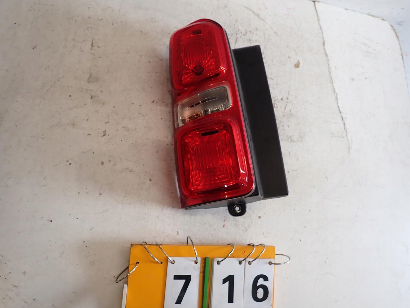 light rear part rear left JUMPY EXPERT PROACE III 2016- 9808243180