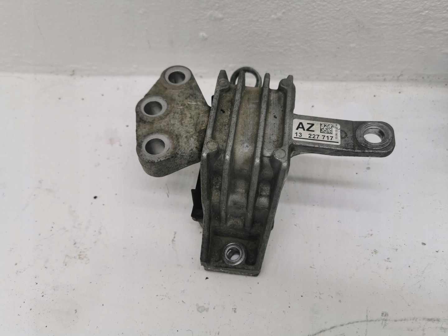 airbag engine mount OPEL INSIGNIA A 13227717