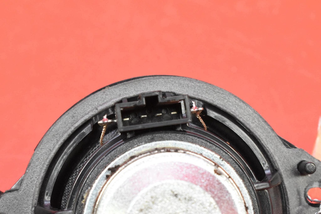 speaker WYSOKOTONOWY left rear part AUDI Q5 8R 12-17