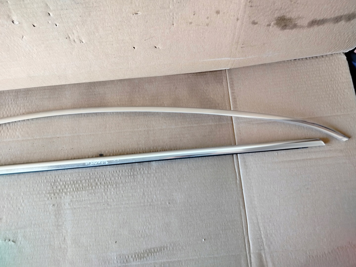 INSIGNIA A moulding dust door CHROM right front 13228511 22834389