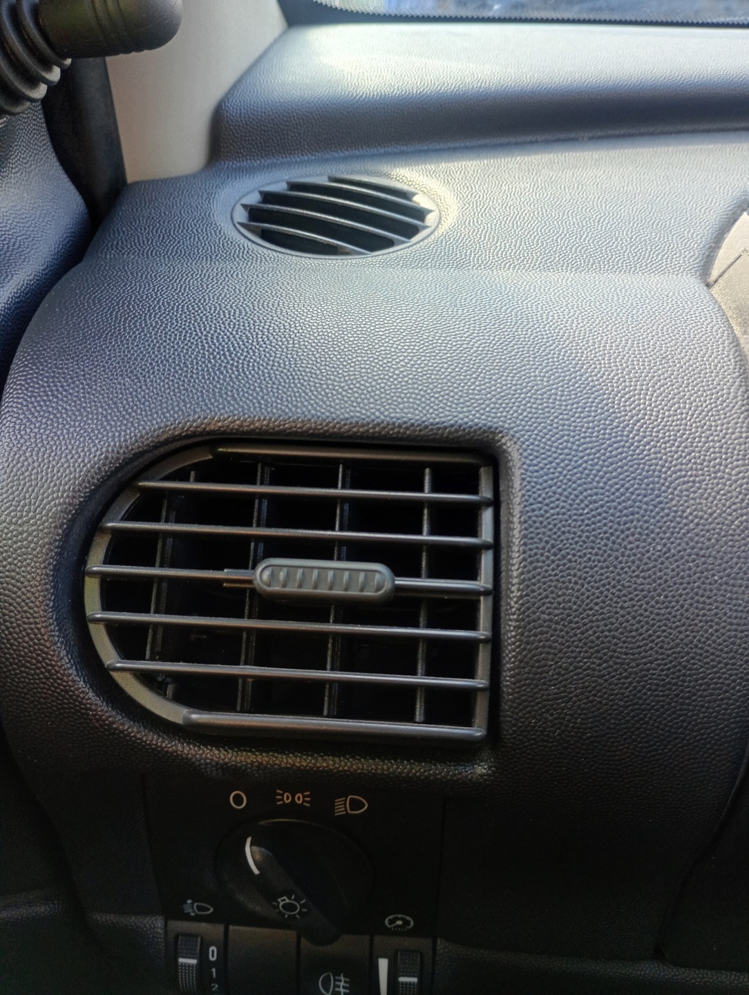 grid air conditioning devices air left driver´s Opel Corsa C 00-09