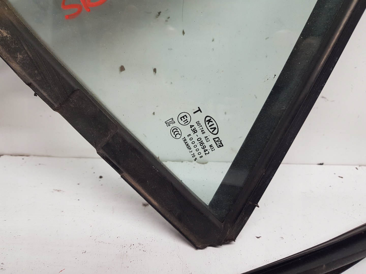KIA STONIC window door left rear part gasket 2019