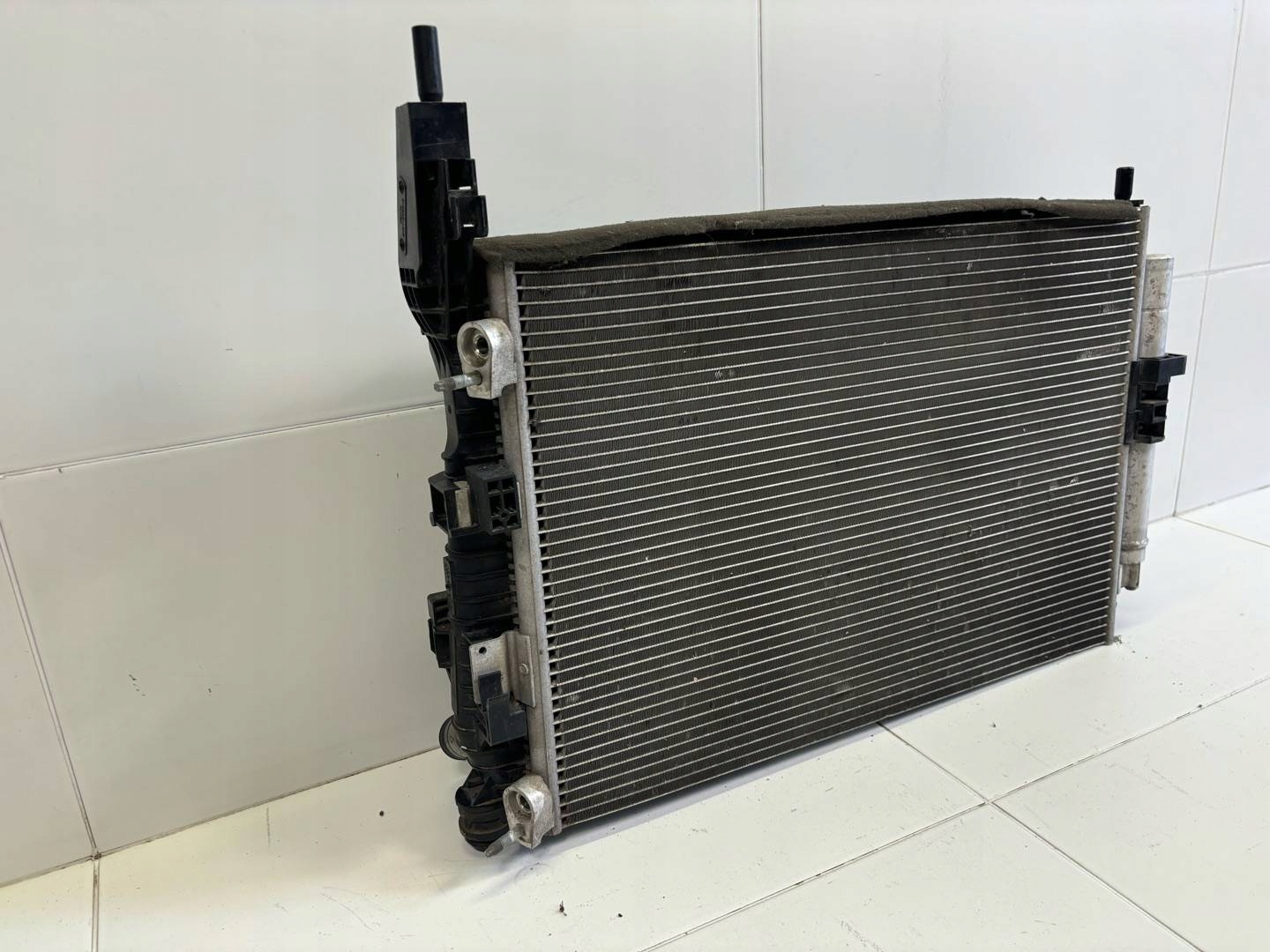Komplet Radiateur Ford C-Max 2 2015 DV61-19710-AD