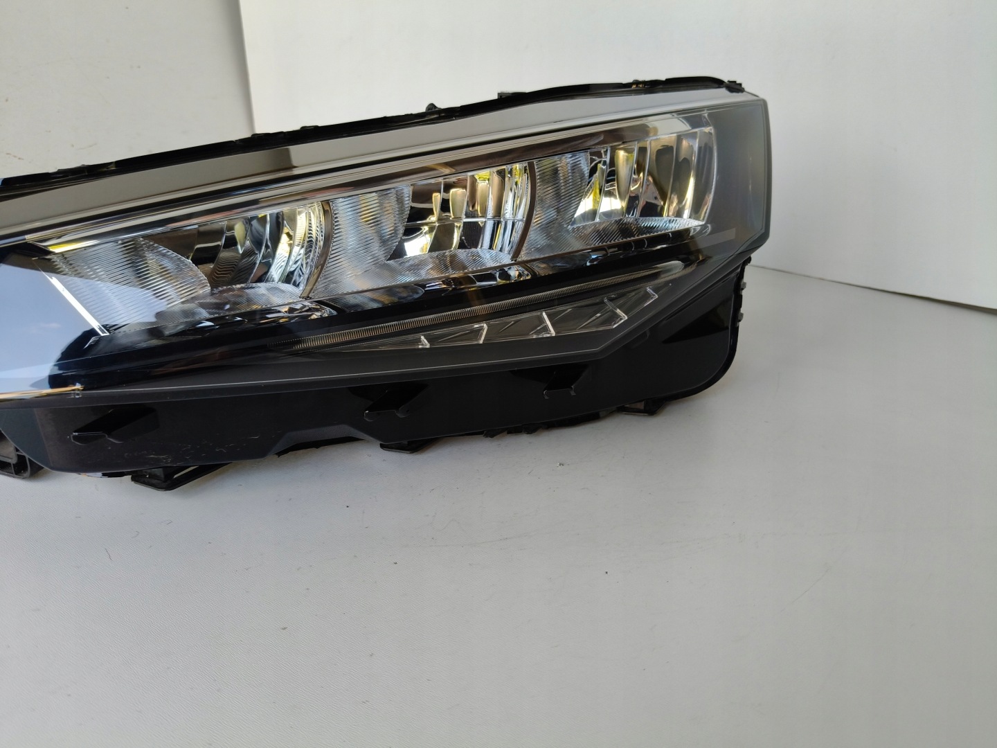 light left REFLEKTOR SKODA SCALA 655 LIFT LED