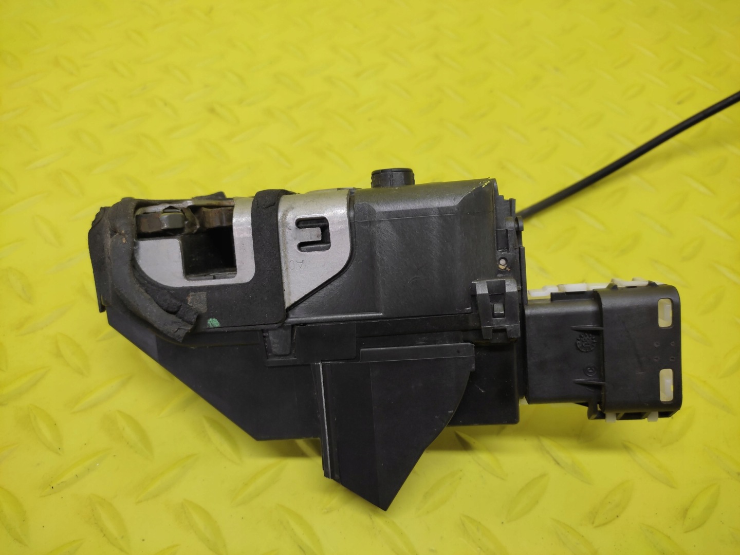 CITROEN C5 III lock door right front 574389