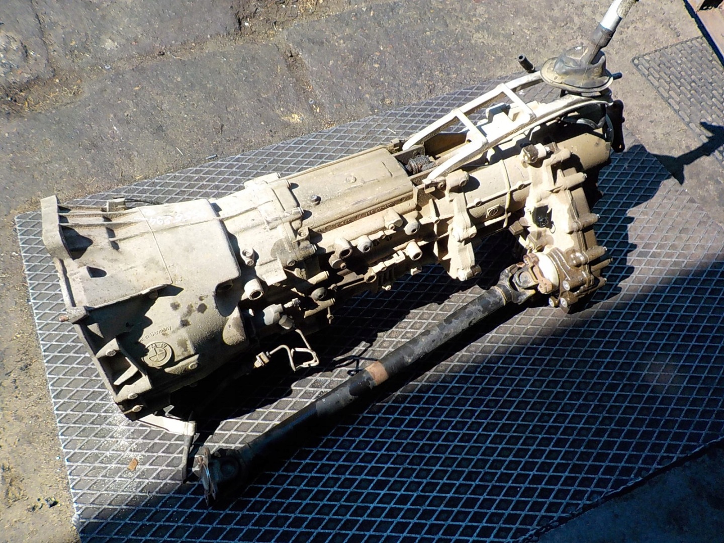 BMW X3 (E83) 2.0 D gearbox, 1069401051