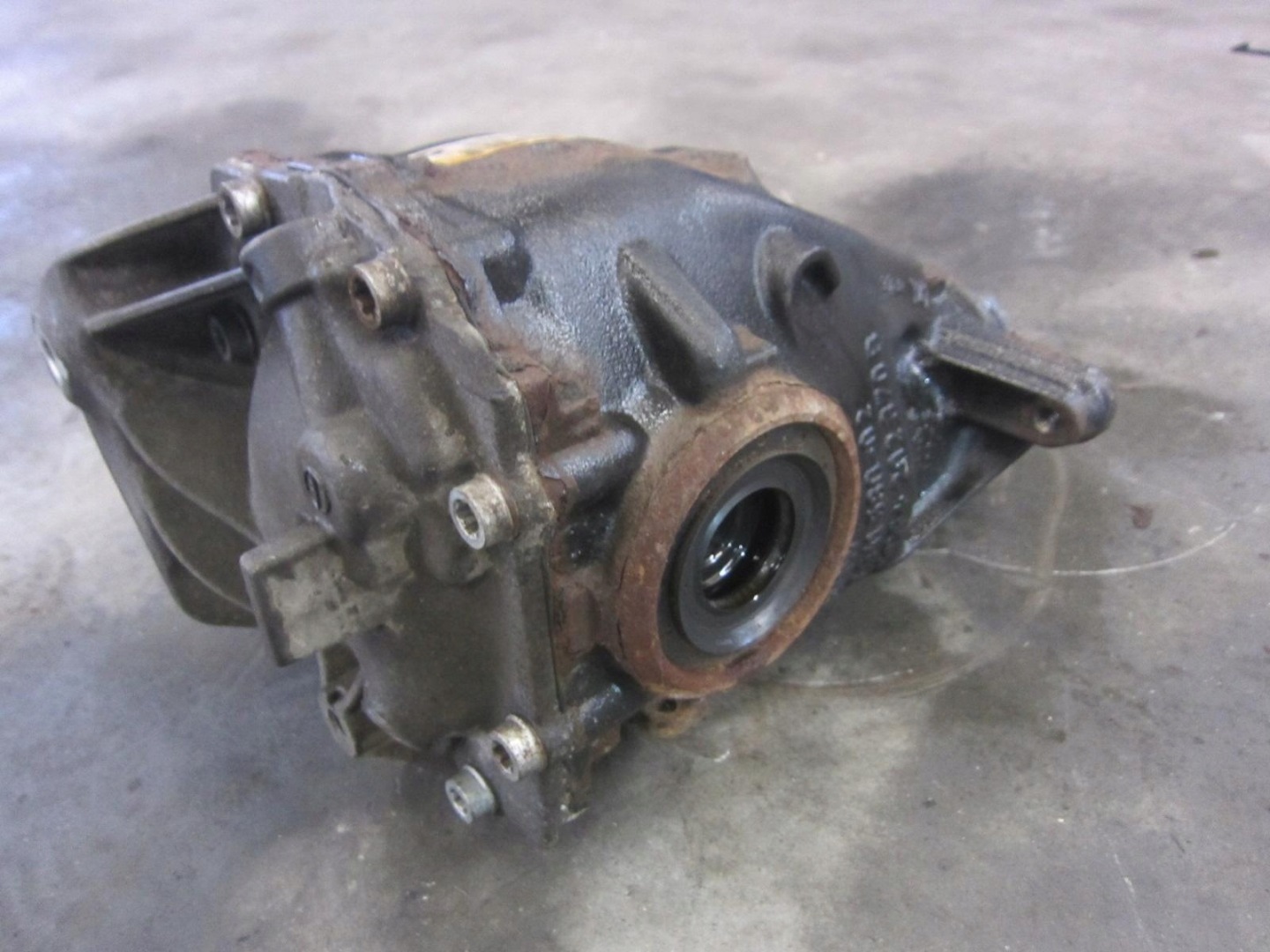 BMW F30 320D 335XI differenciál hátsó far differenciál 3.23 7599475 33107599476