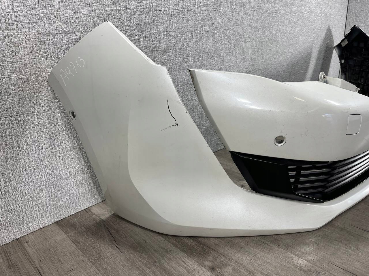 PEUGEOT 508 II 2018-2023 bumper front 9817030977