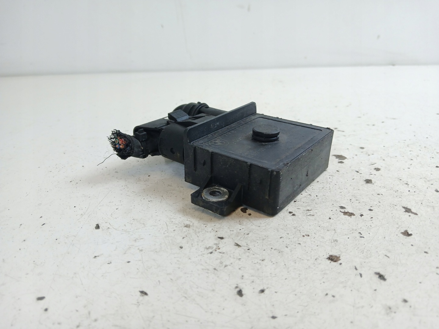 BMW E60 E61 E90 E87 2.0 D relais zündkerzen glüh 7798000