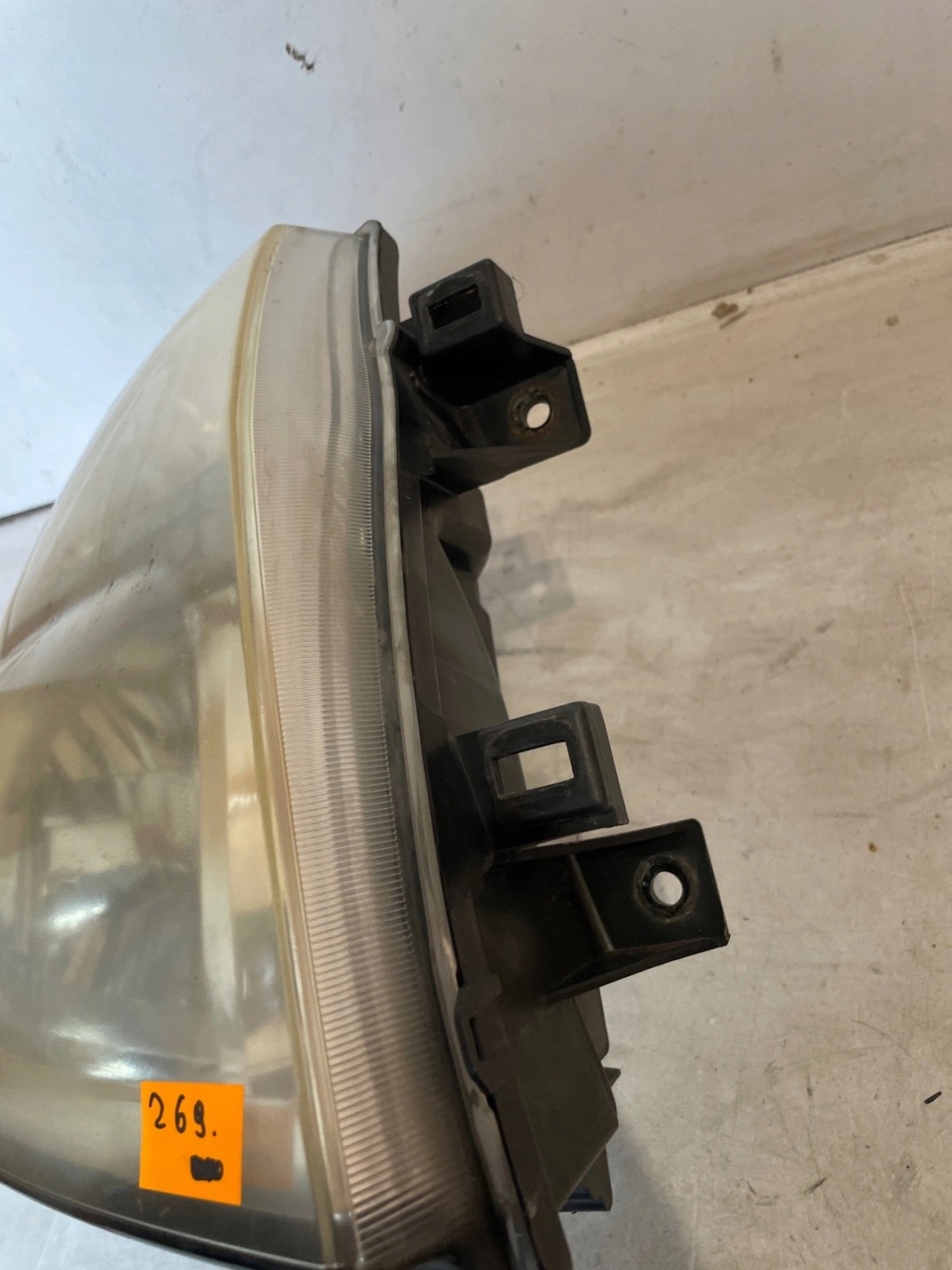 light front front right Nissan Elgrand E51 Xenon UK