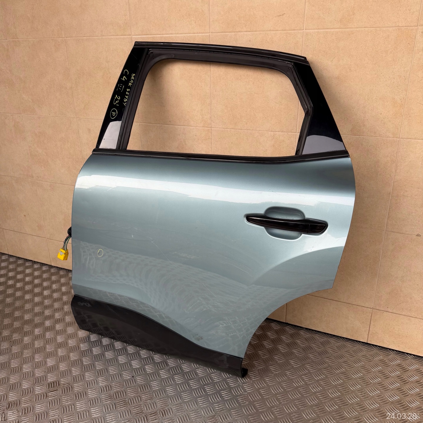 door complete rear. left CITROEN C4 III 2023 ROK does not have windows