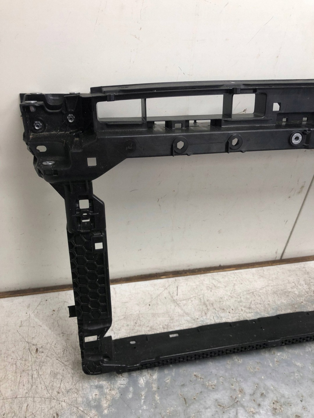 support panel for radiators VW PASSAT B9 3J0805588C
