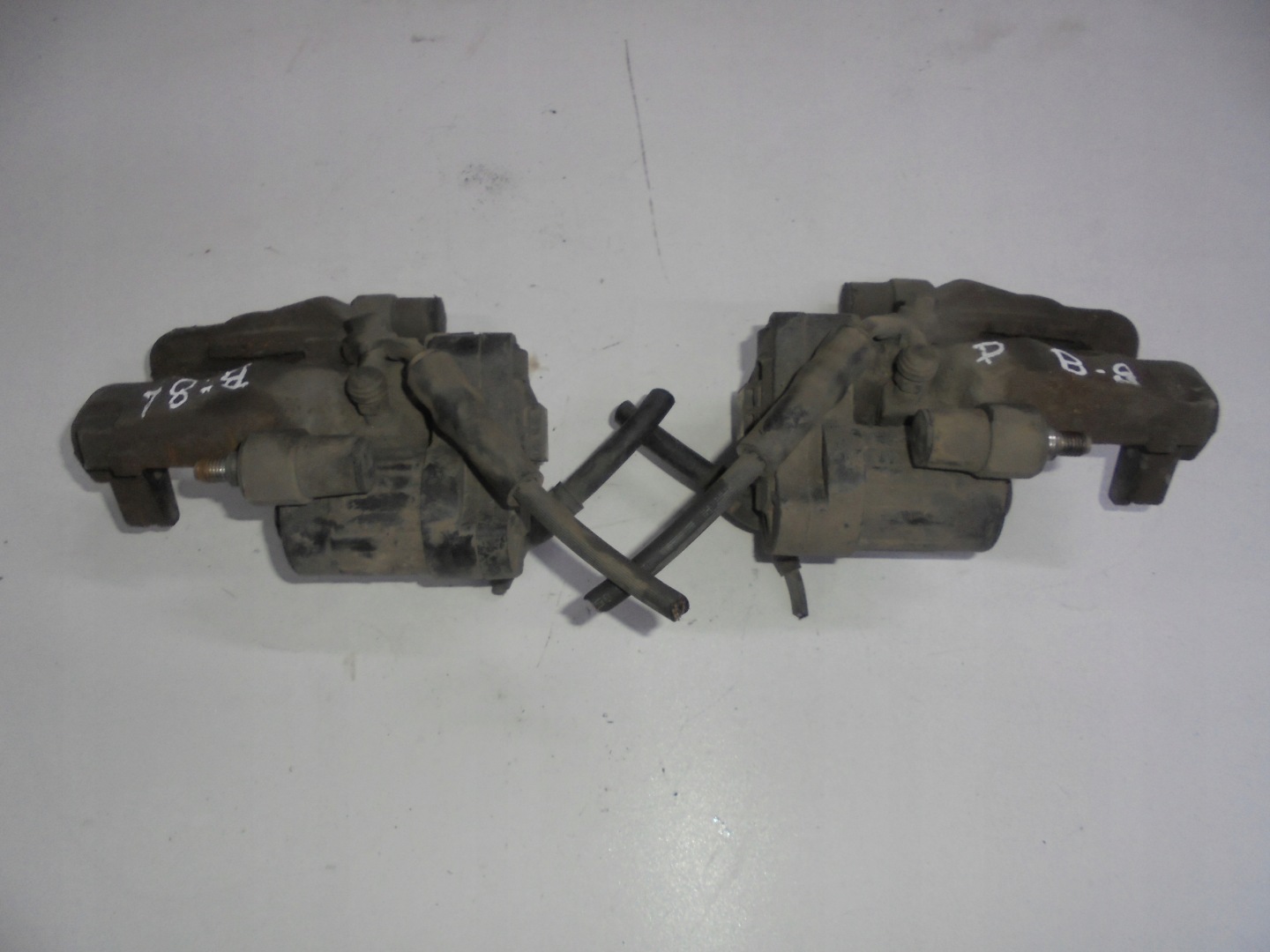 VW PASSAT B8 caliper brake left right rear part 14R
