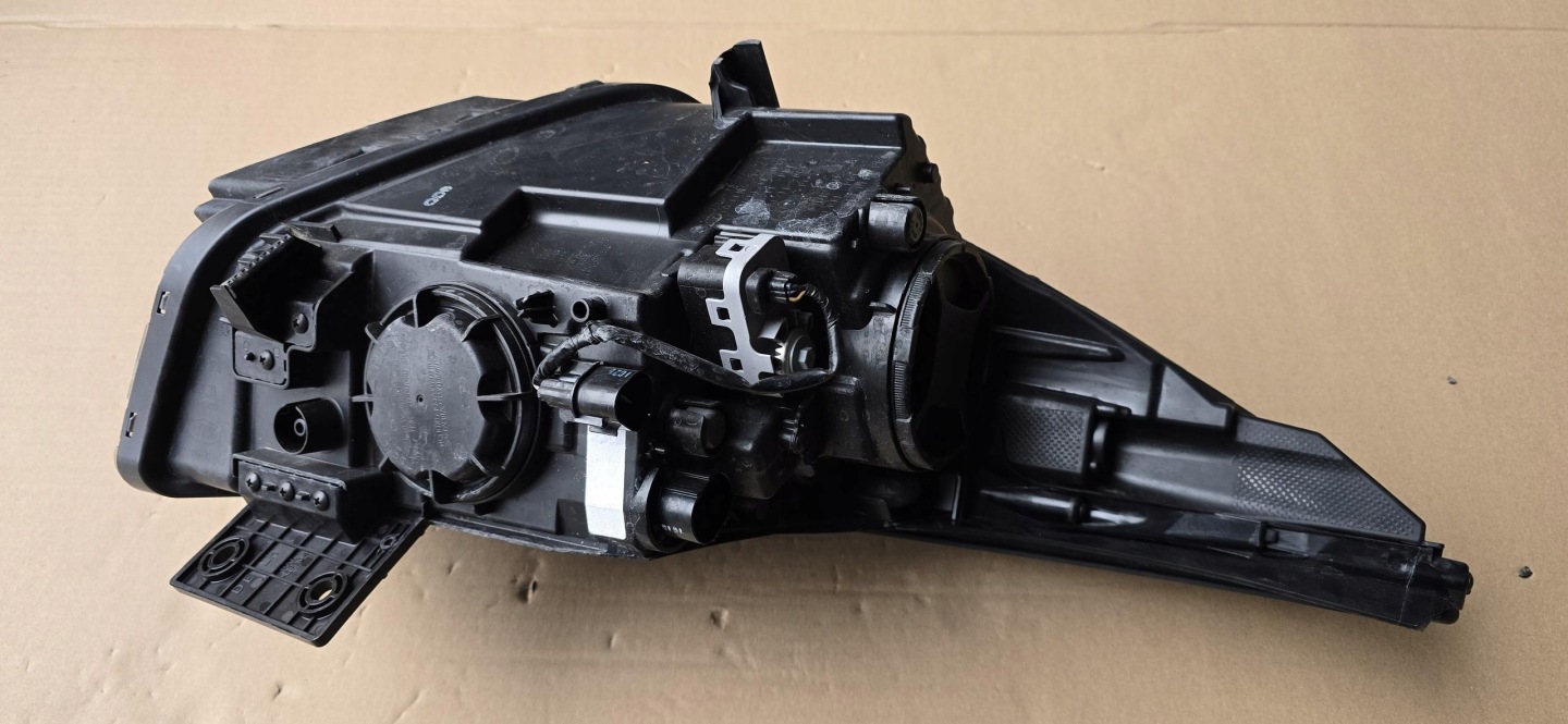 light front front left KIA NIRO