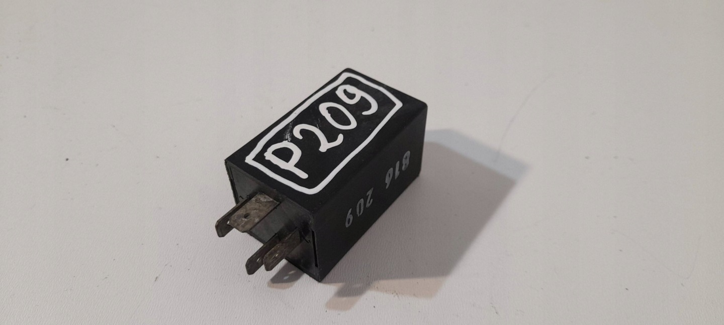 Audi A4 B5 Przekazniki 4D0907131 (P209)