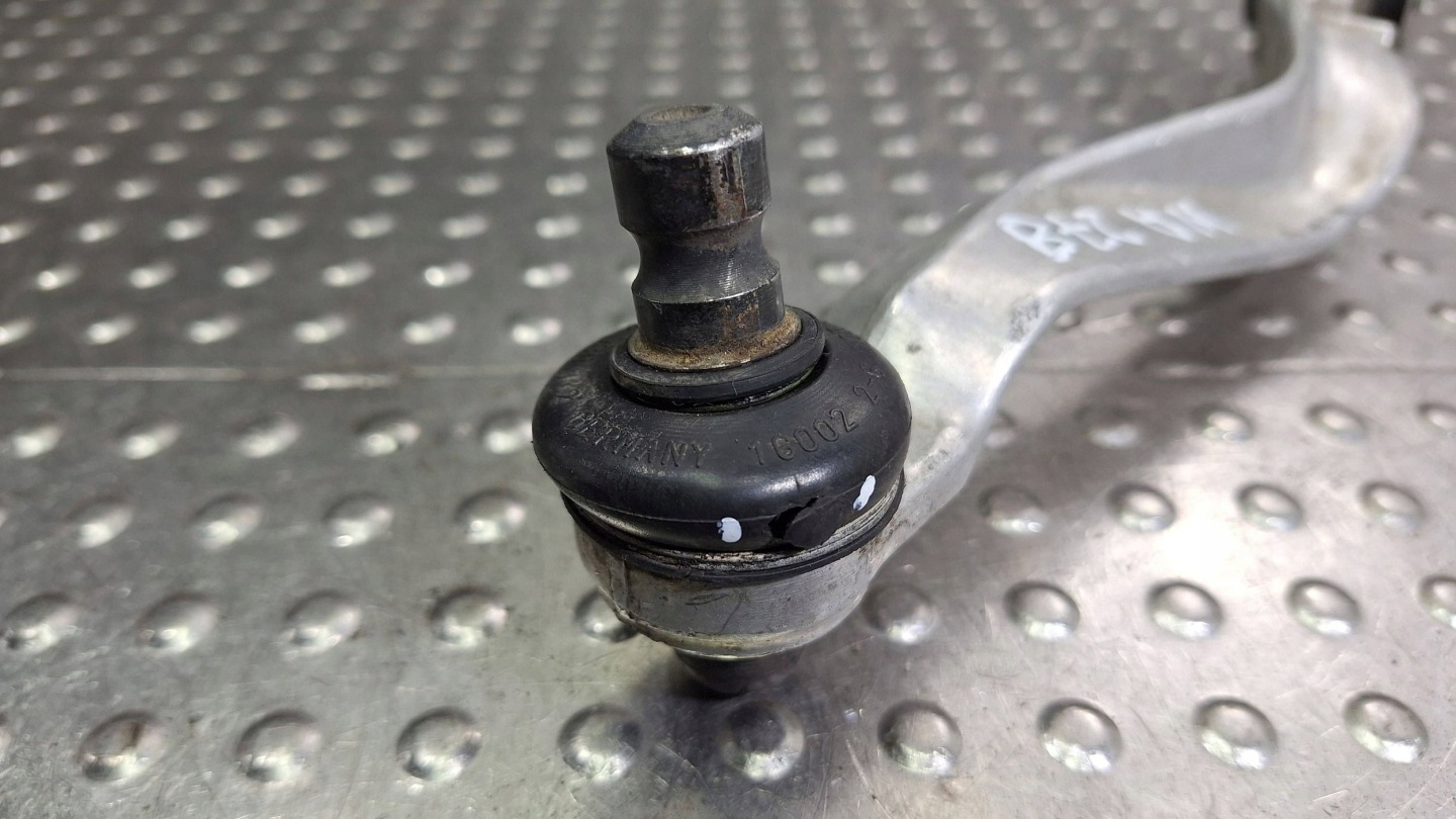 arm right front upper OE 4D0407512F AUDI A4 B6 A6 C5 PASSAT B5 SUPERB and