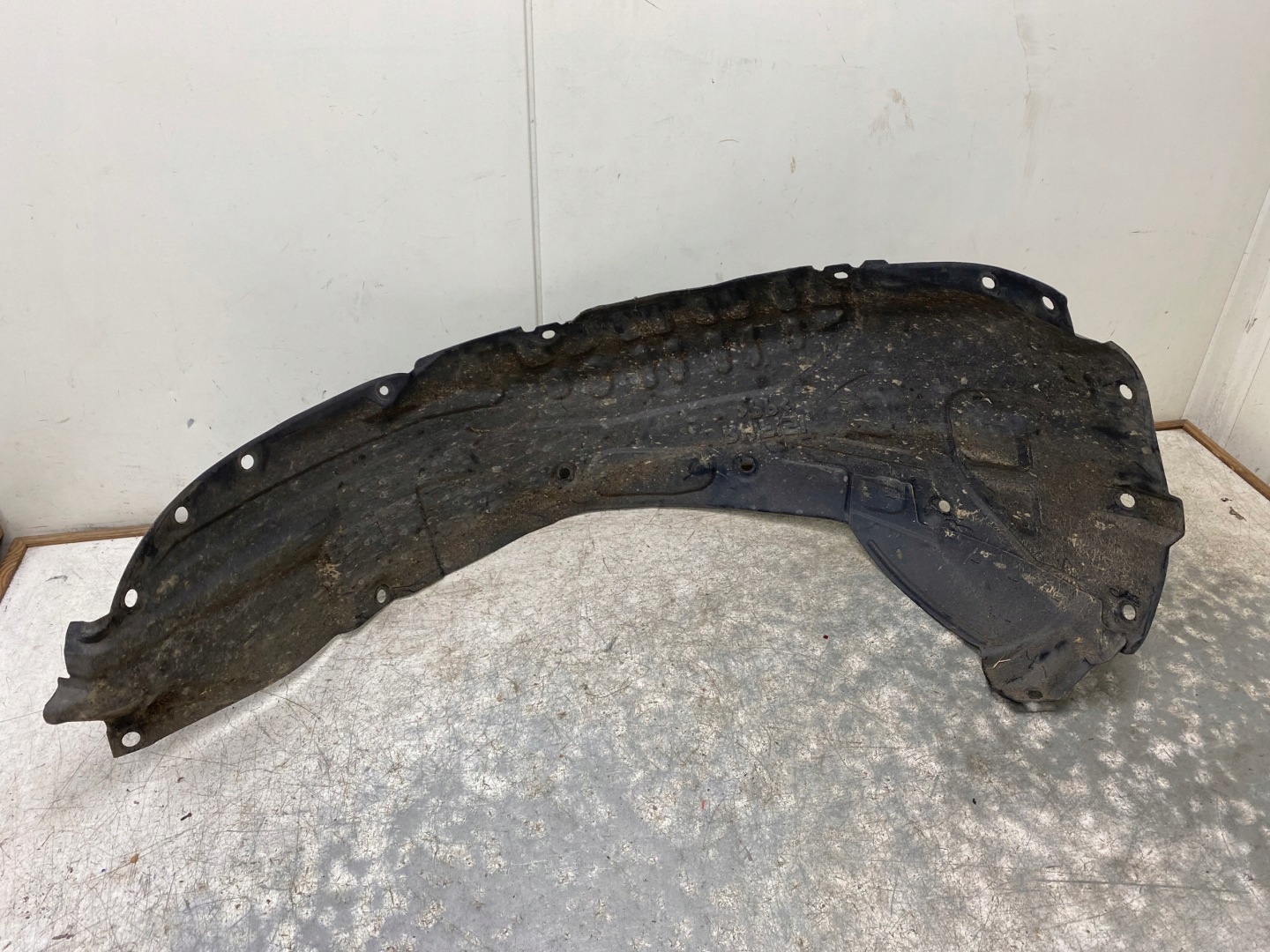 mudguard right front MAZDA RX-8 F1Y156133