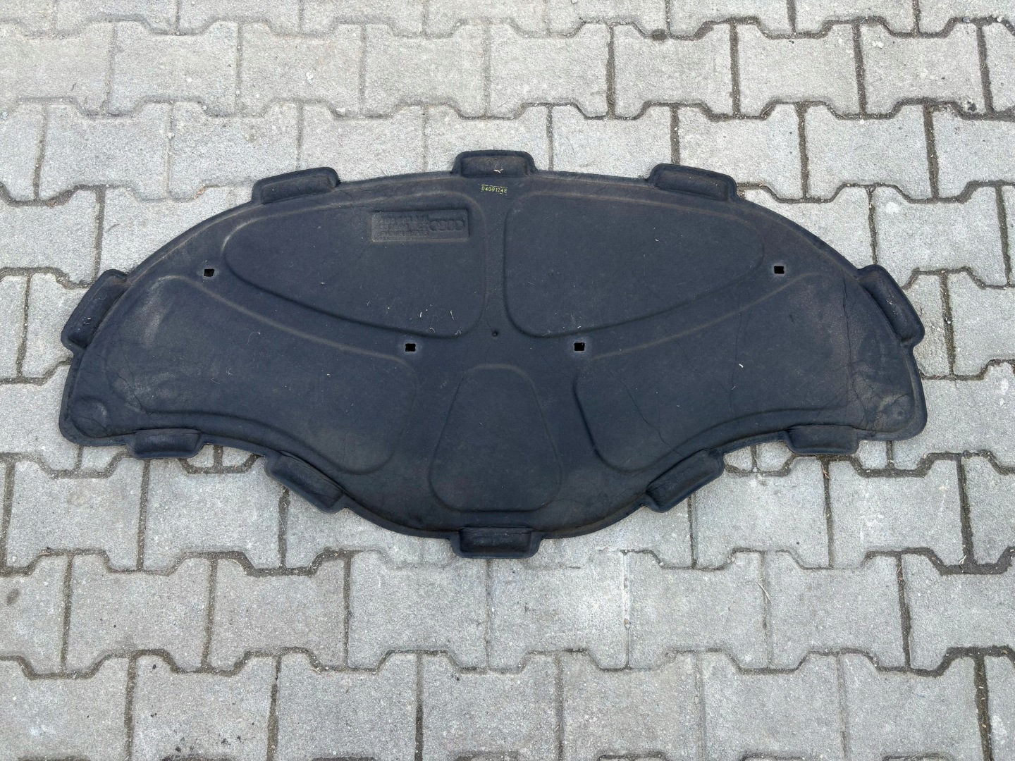 Audi A6 odhlučnění kapoty