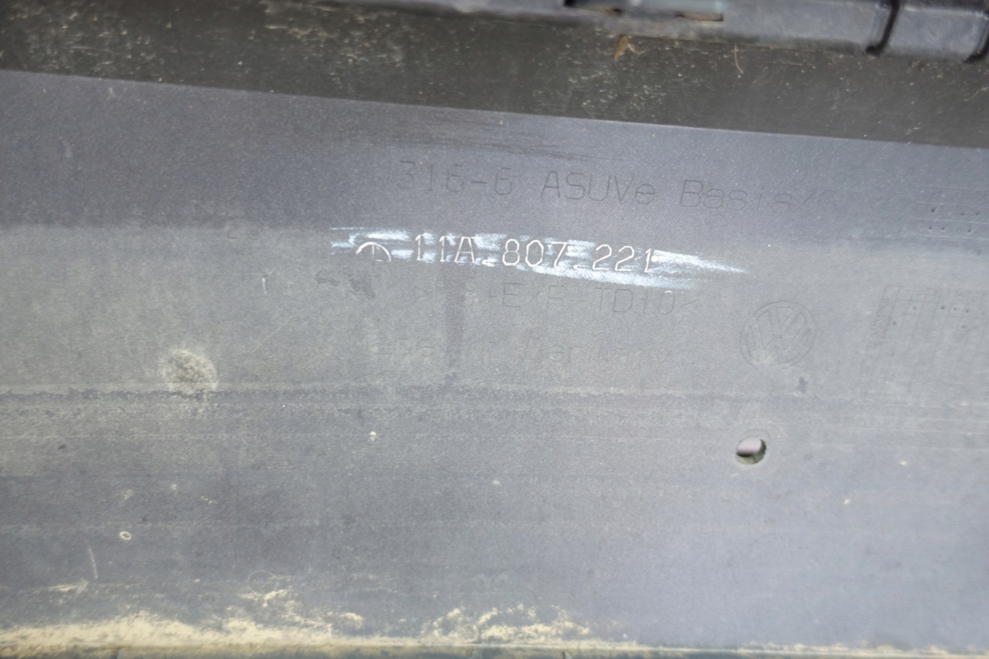 VW ID4 ID.4 11A 2020- bumper front front 11A807221