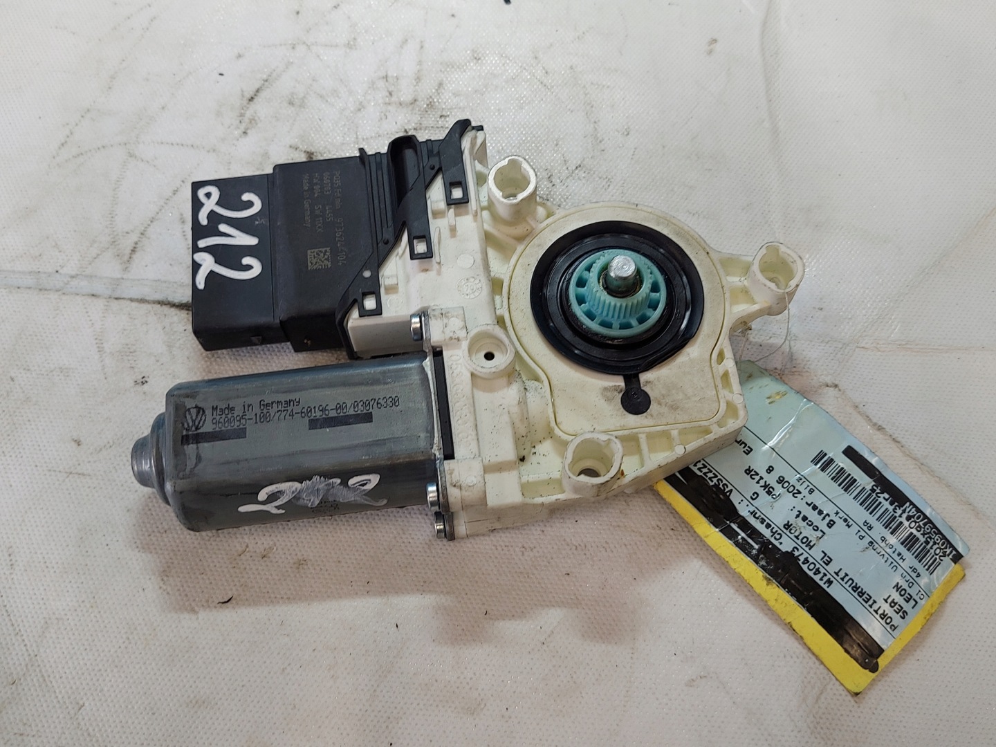 engine lifting windows LEON II 1K0959704N right rear part