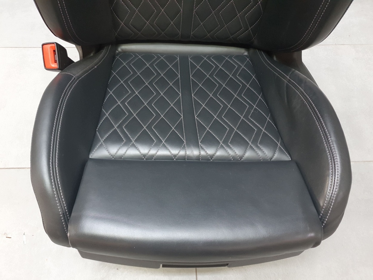 Audi SQ6 e-tron sedačka šoférov ľavý bez airbagu koža elektrický 5WA861105Q