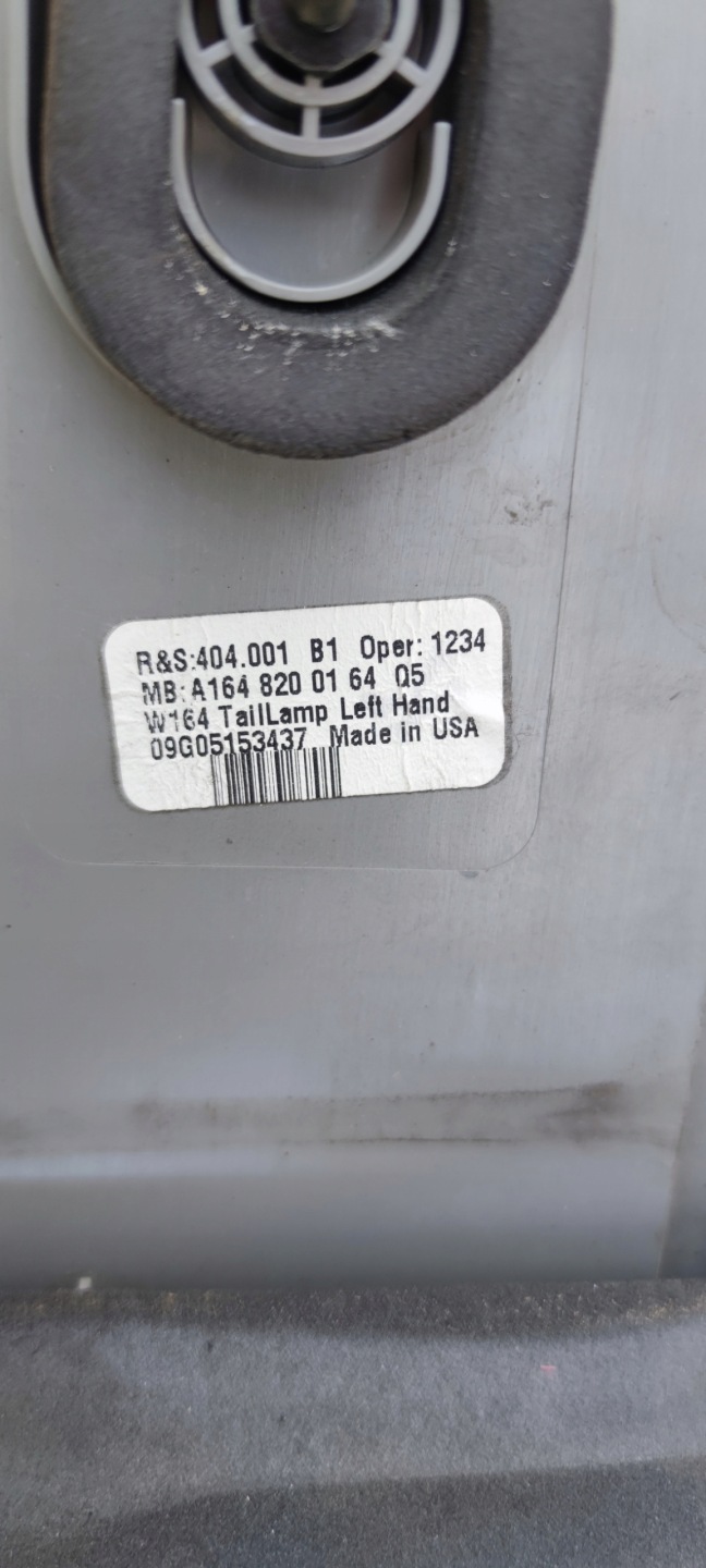 MERCEDES ML W164 left light rear part LEKKO CIEMNA AMG