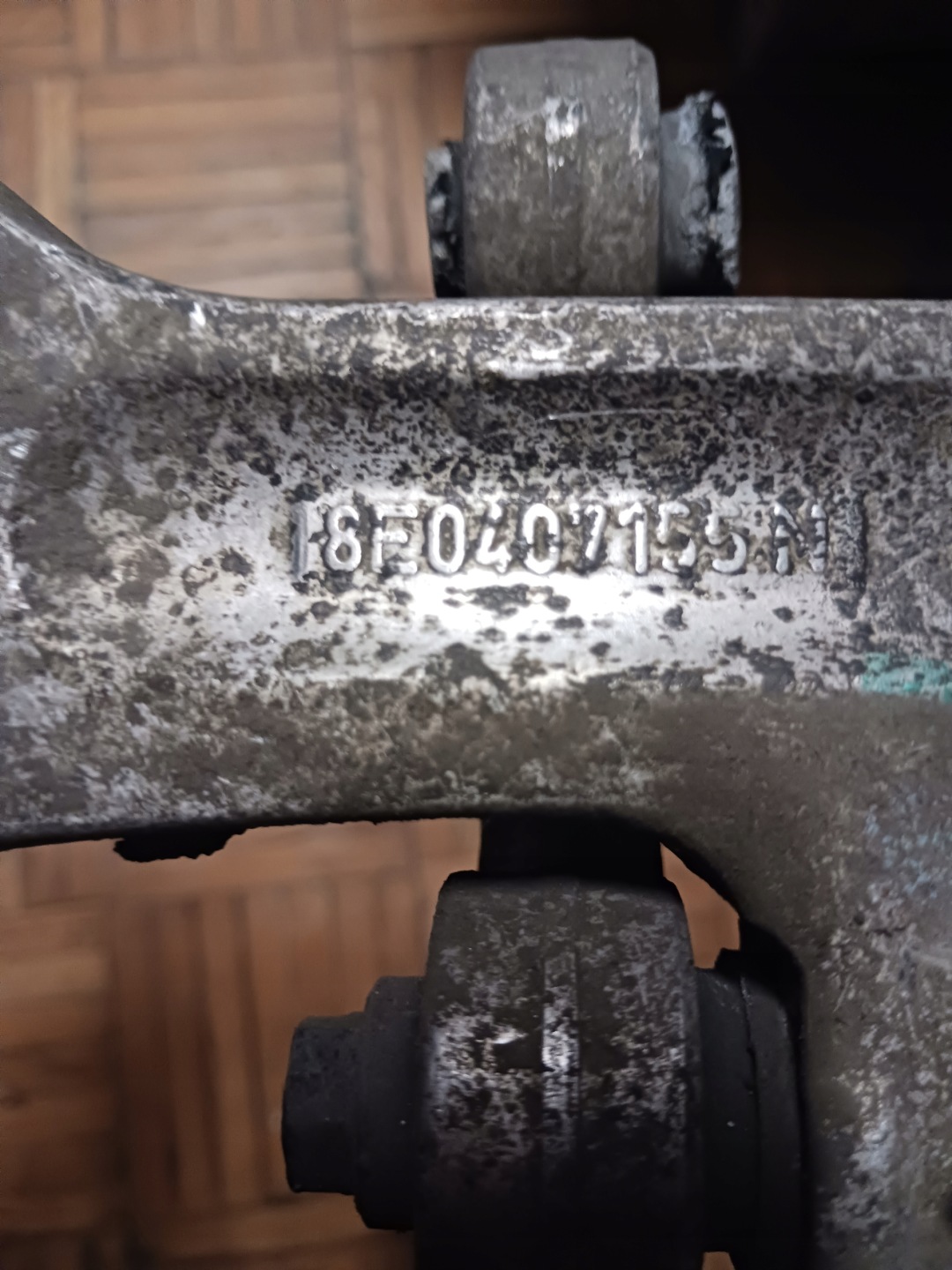 8E0407155N AUDI A4 B7 arm lower left front oryg