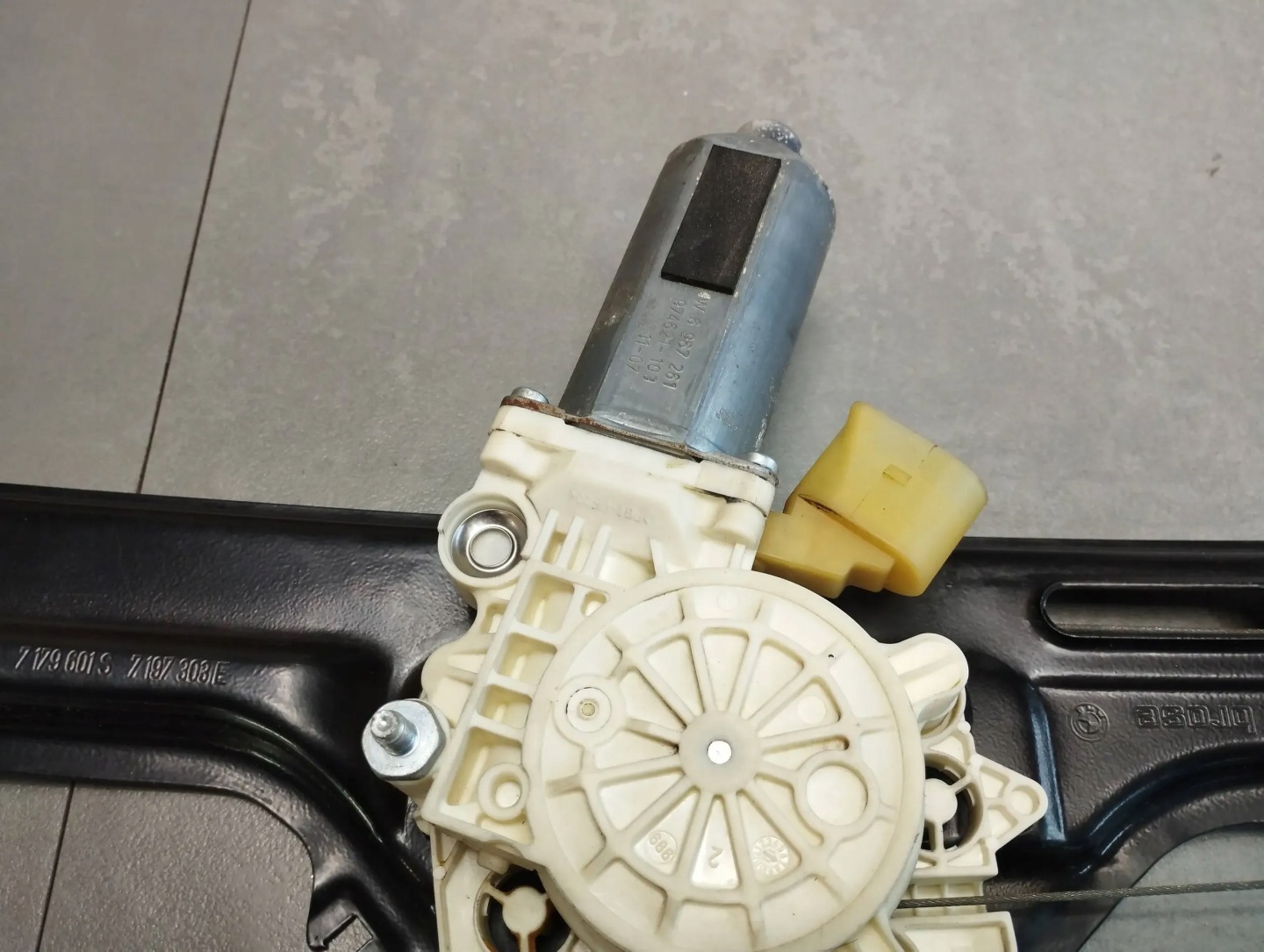 BMW X6 E71 mechanism windows left rear part 7179601
