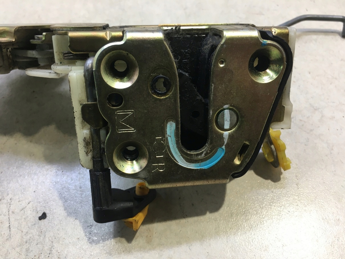 lock door right front NISSAN MICRA K11