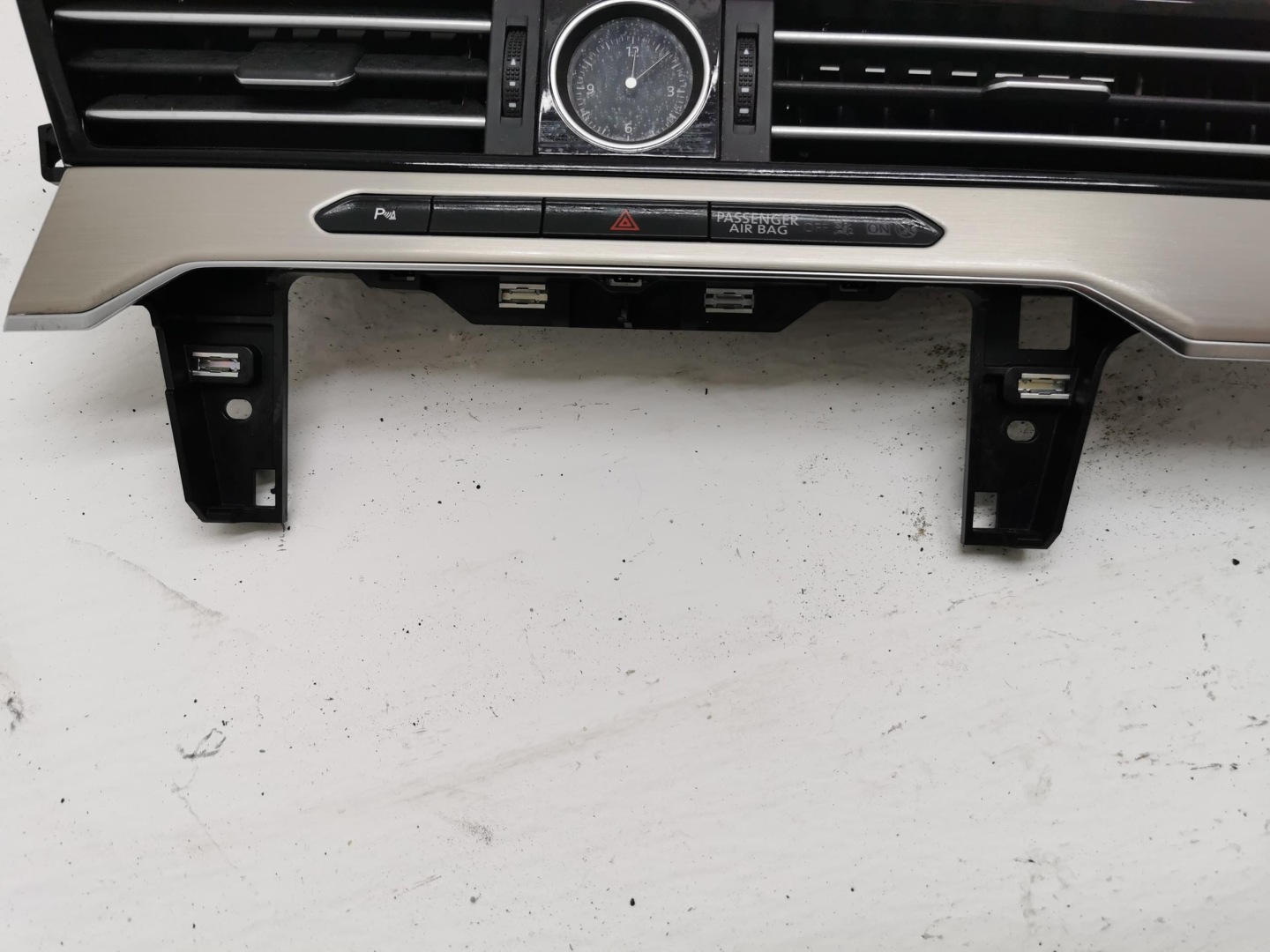 grid moulding central consoles VW PASSAT B8 EU