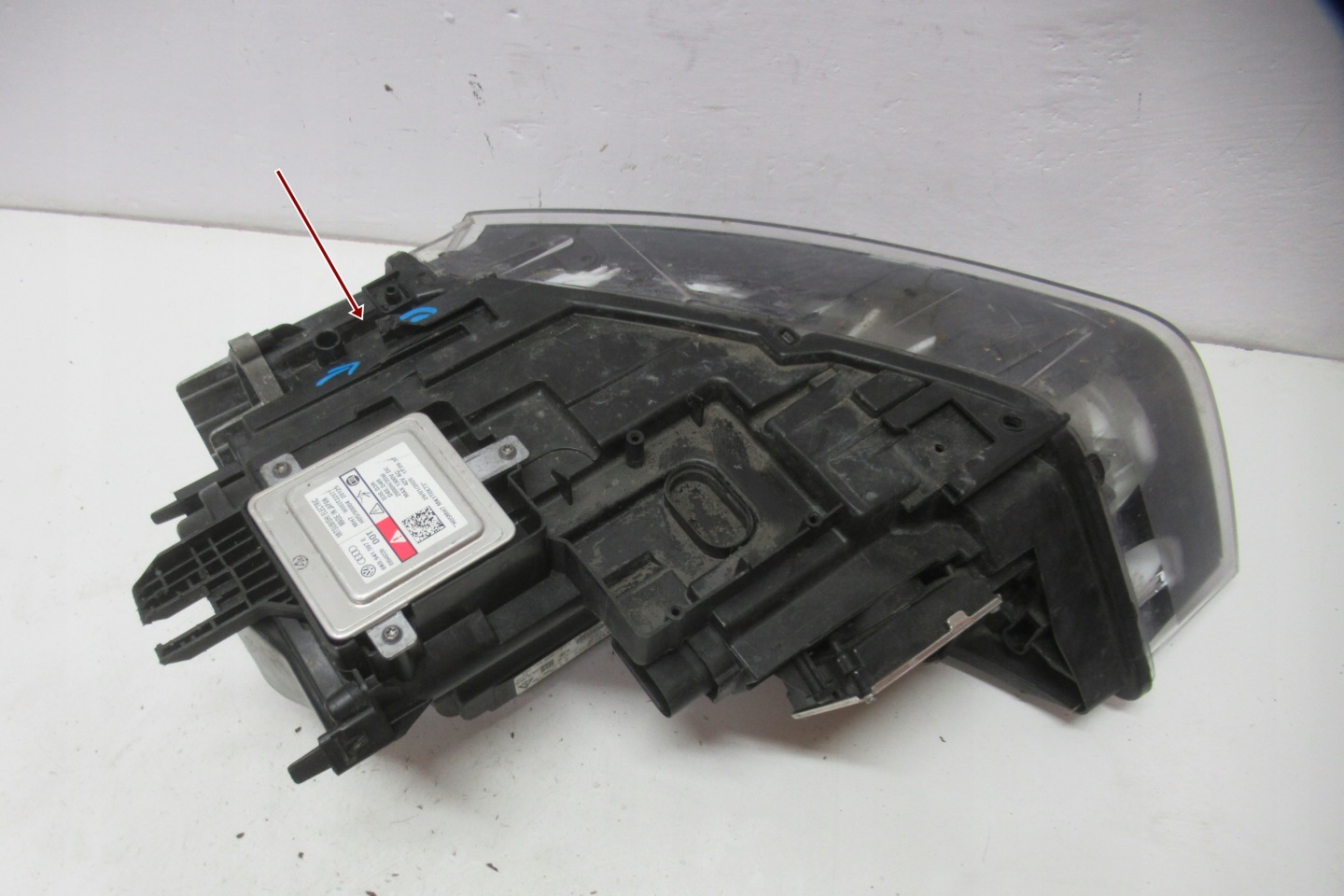 AUDI Q3 11R light right front XENON EU 8U0941044
