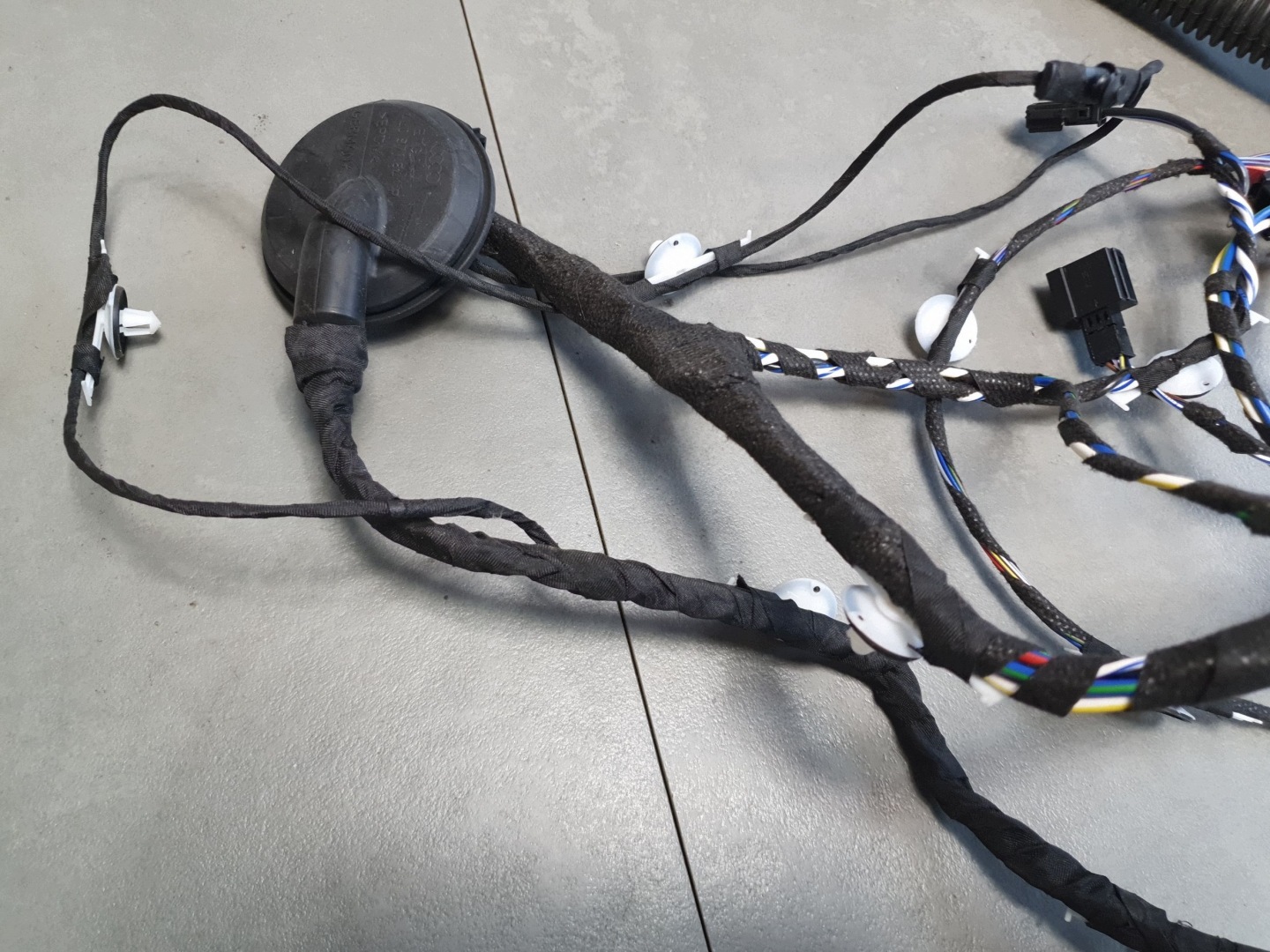 Audi Q6 e-tron bundle door rear left rear part 85H971687BA