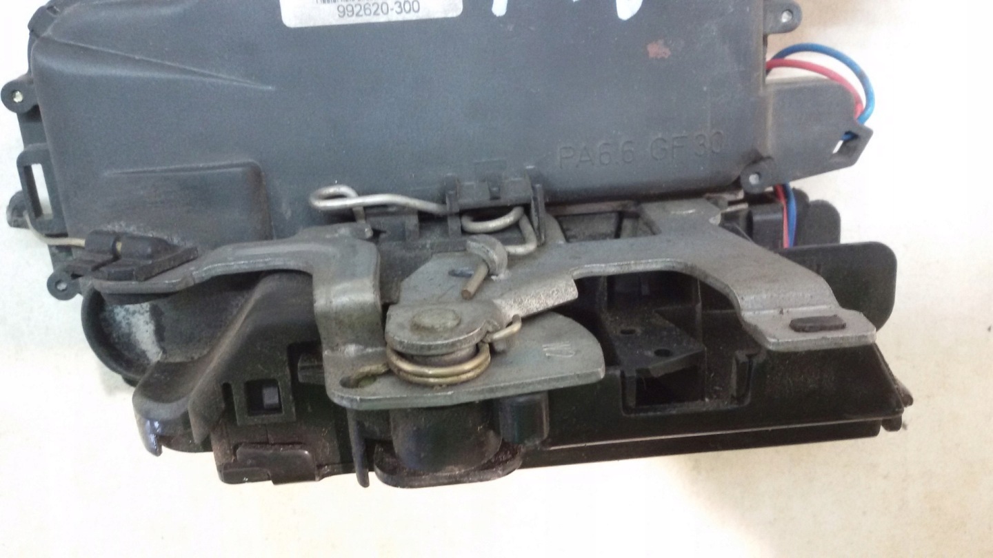 lock door right front OCTAVIA and 3B1837016CA 8 PIN