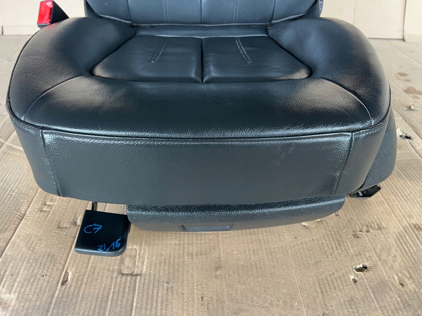 AUDI A6 C7 seat left front driver´s leather